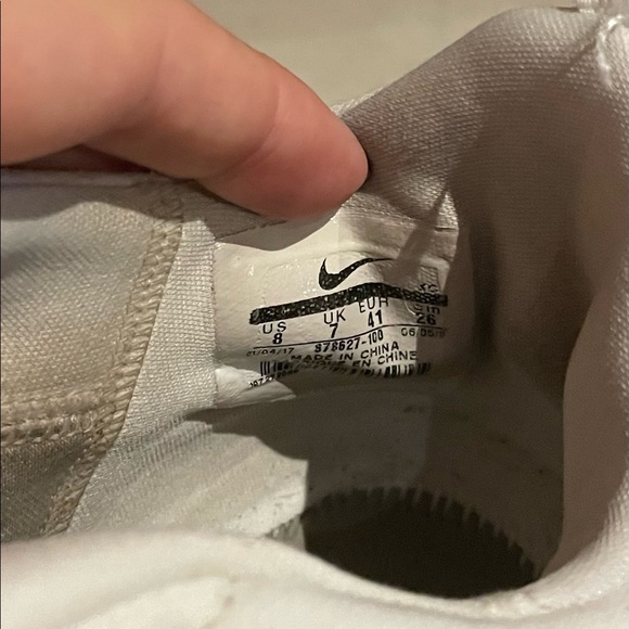 Lightly used mens Nike PG 1 basketball shoes. - Picture 6 of 6